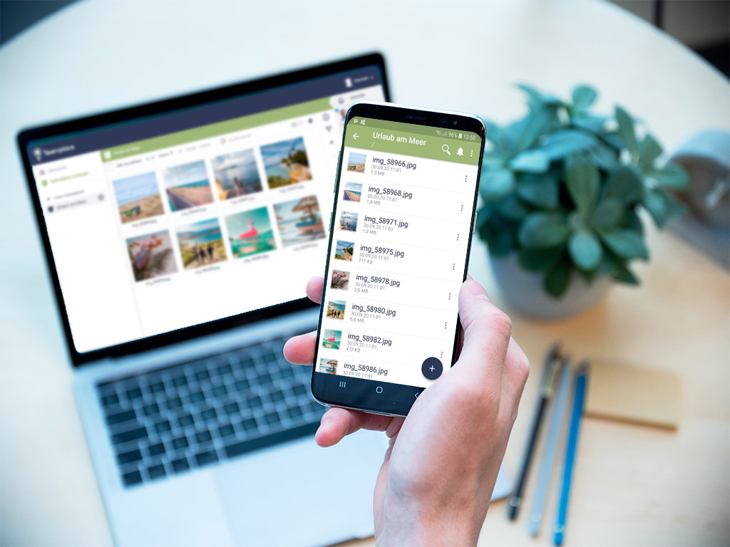Whether with your smartphone, on a Mac or any other desktop computer - Teamplace brings your photos to your devices without any loss of quality.