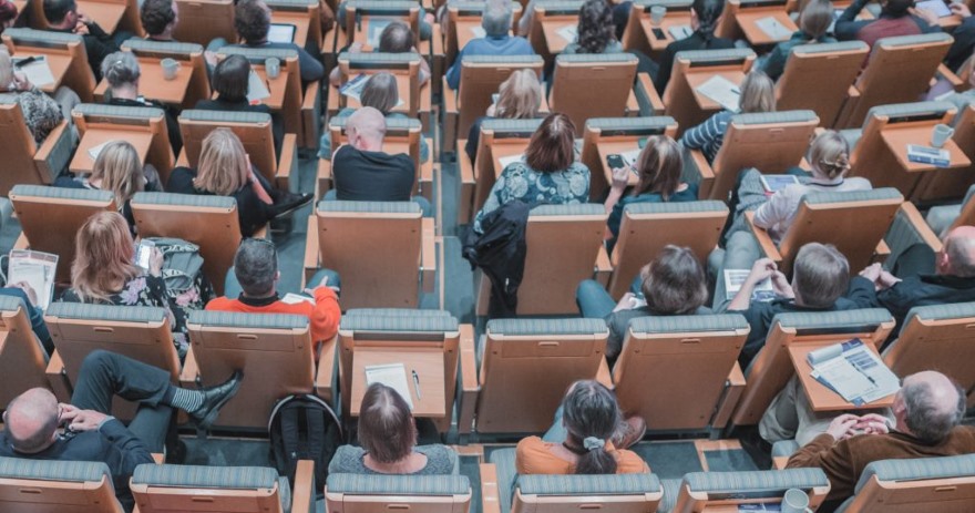 Teamarbeit für Schulen und Unis